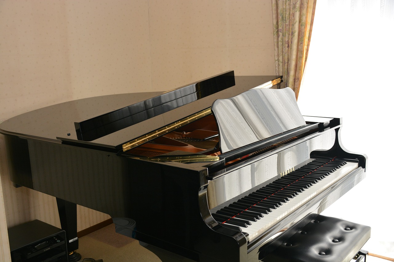 moving-a-grand-piano